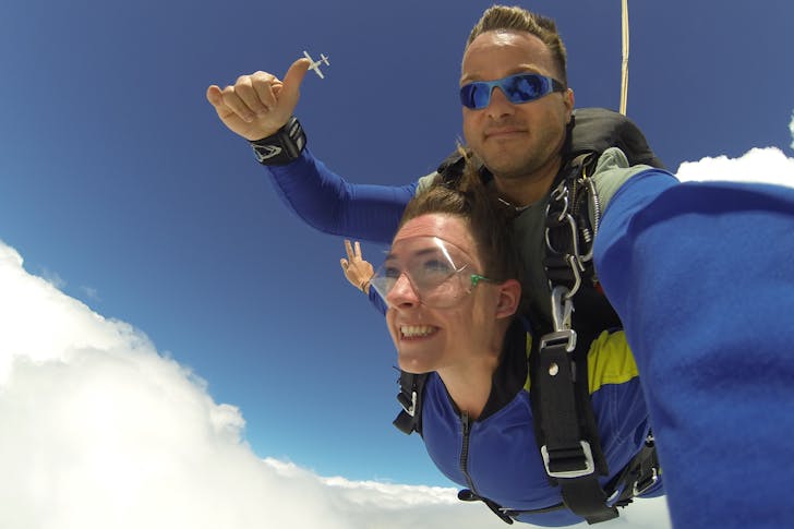 How old do you have to be to go skydiving?